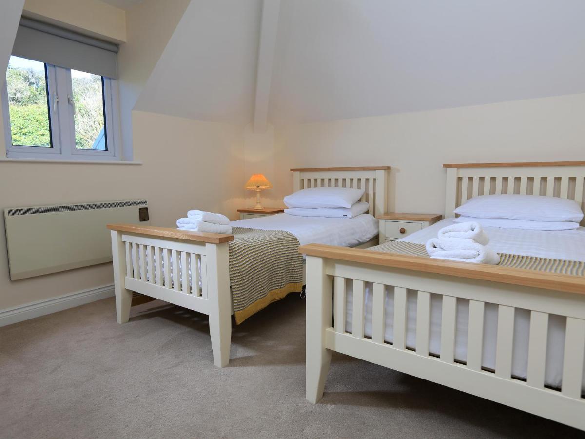 6 Chichester Court Hope Cove Exterior photo